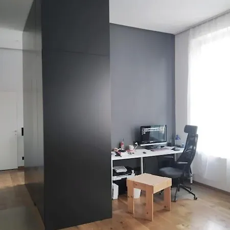 Greendoor Apartment *
